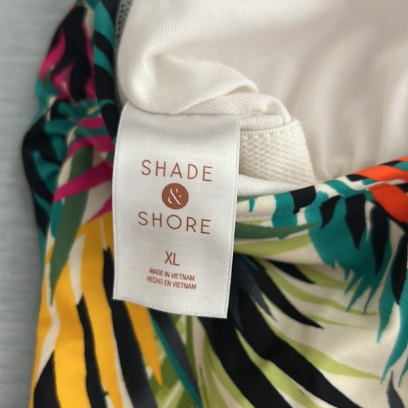 📦 Plunge Ring Detail One Piece Swimsuit - Shade & Shore™ Multi Tropical Print - Picture 5 of 8